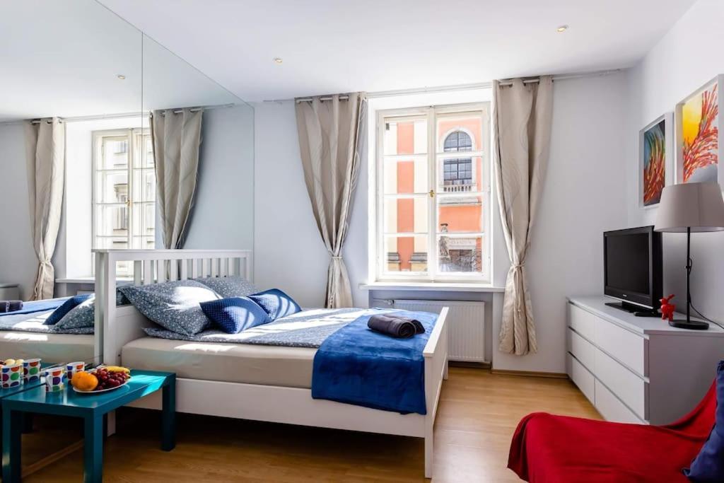 Miodowa 12, Old Town / 200 M From Castle Square Apartament